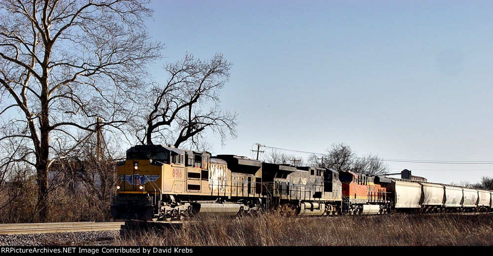 UP 8916, NS 4187, BNSF 6972